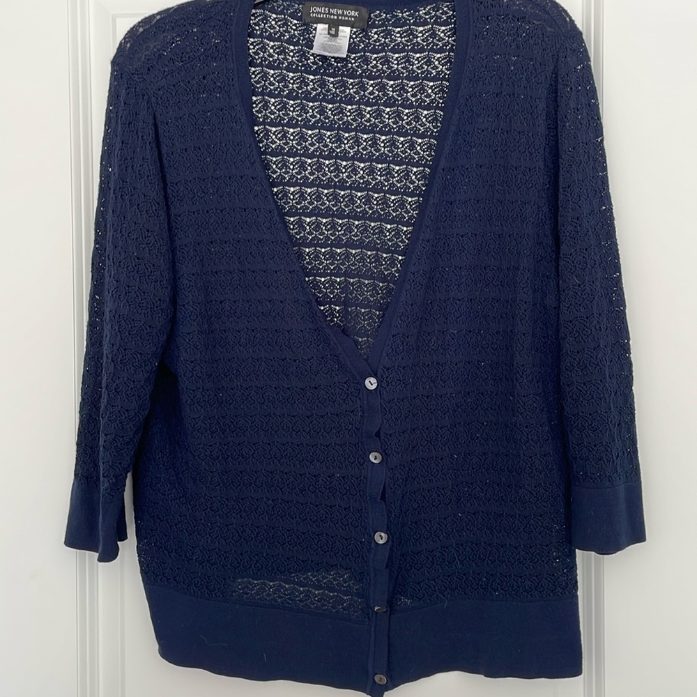 Beautiful dark navy cardigan made by Jones New York in 1X
